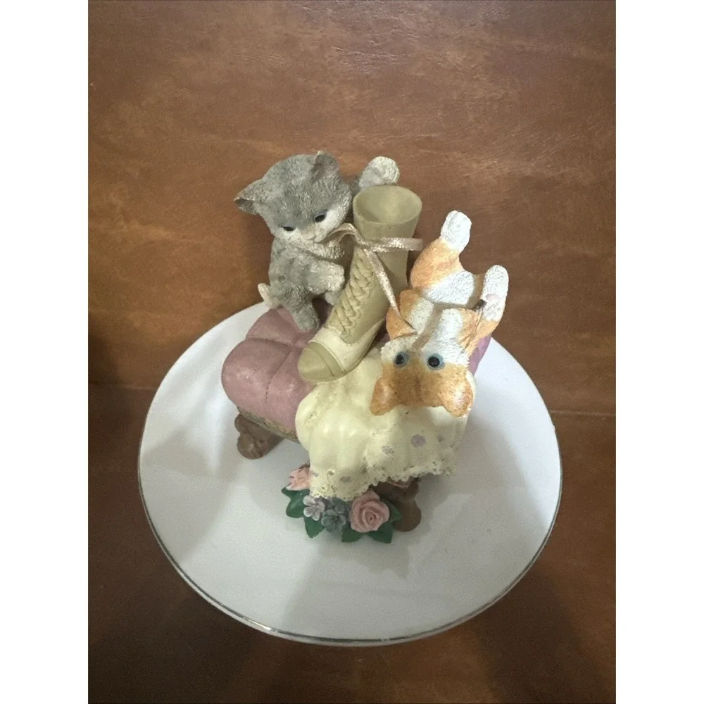 Vintage Buttons And Bows S.F. San Francisco Music Box Co Cats Music Box Figurine